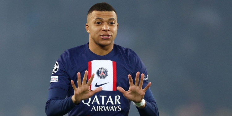 كيليان إمبابي لاعب باريس سان جيرمان