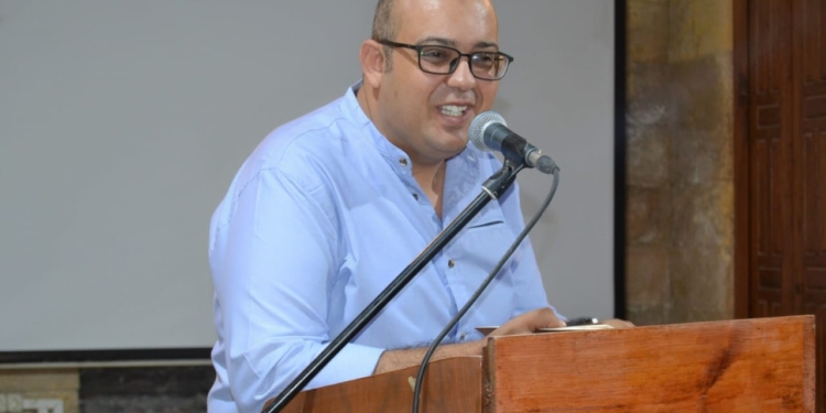 الشاعر عبدالرحمن مقلد