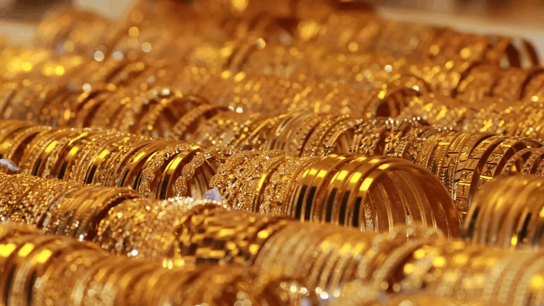 أقل سعر في جرام الذهب عيار 14.. هل يصلح للمناسبات أم الاستثمار