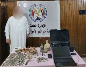 تاجر الآثار بالغربية