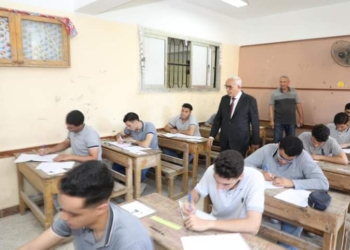 وزير التعليم يتفقد امتحانات الدبلومات الفنية بالقاهرة
