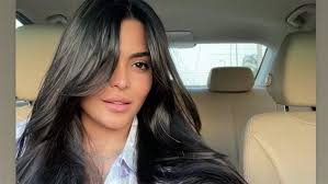 الفنانة أسماء جلال
