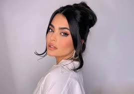 الفنانة أسماء جلال