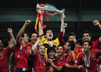 إسبانيا بطل يورو 2008 و2012