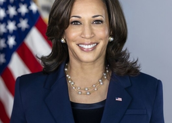 Vice President Kamala Harris takes her official portrait Thursday, March 4, 2021, in the South Court Auditorium in the Eisenhower Executive Office Building at the White House. (Official White House Photo by Lawrence Jackson)