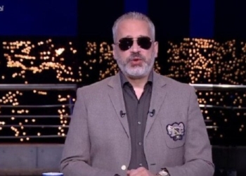 تامر أمين يتصدر التريند بعد ظهوره بنظارة سوداء على الهواء