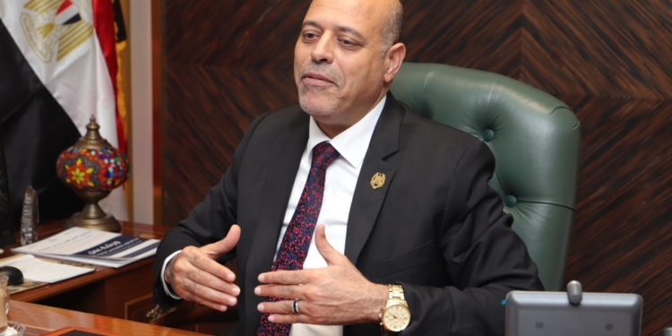 وزير العمل