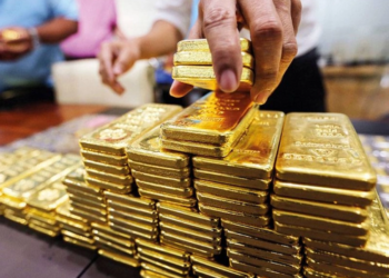 تراجع سعر الذهب وصعود الدولار وترقب مؤشرات المركزي الأمريكي