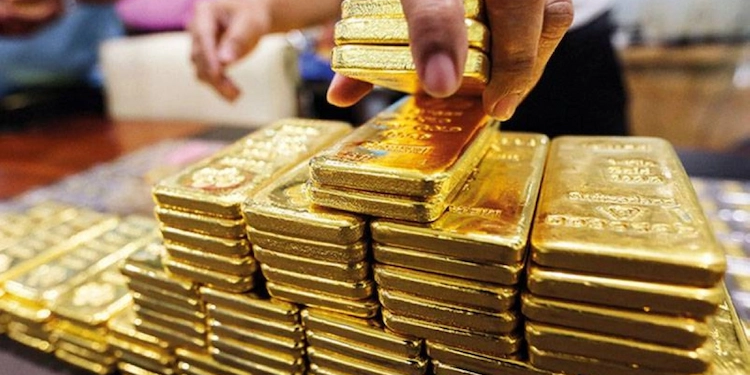 تراجع سعر الذهب وصعود الدولار وترقب مؤشرات المركزي الأمريكي