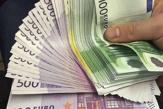 اليورو يسجل رقما قياسيا اليوم أمام الجنيه المصري في البنوك