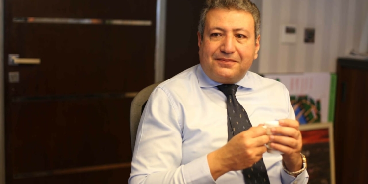توقيع صفقة رأس بناس