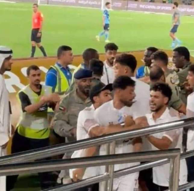 صورة من أزمة لاعبي الزمالك المحتجزين