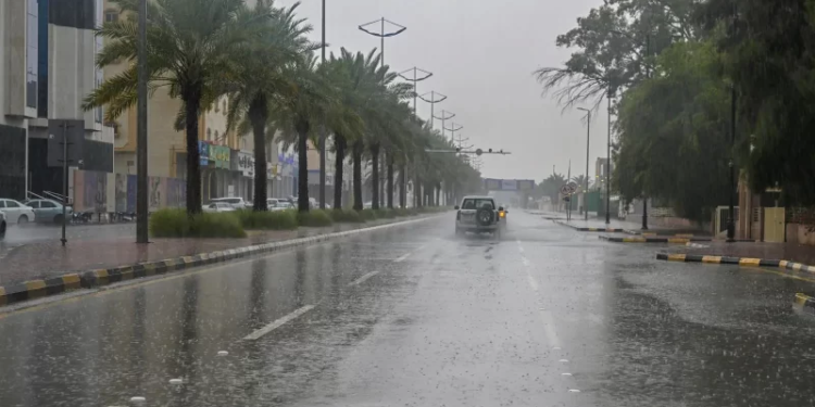 أمطار وسيول غزيرة تضرب السعودية اليوم