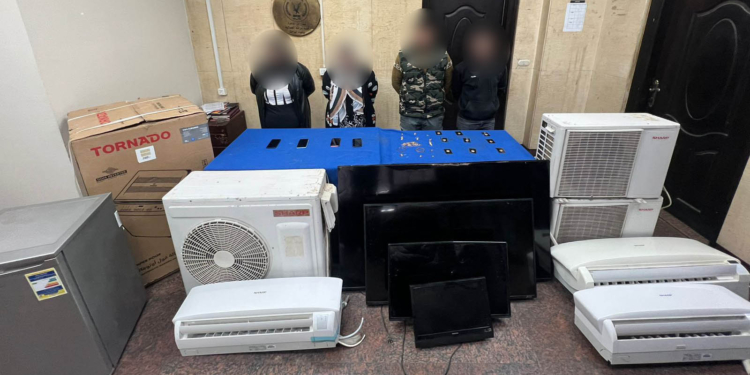 المتهمين والمضبوطات