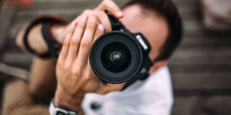 معلومة قانونية.. المؤبد عقوبة تصوير المنشآت العسكرية وتصل للإعدام فى حالتين