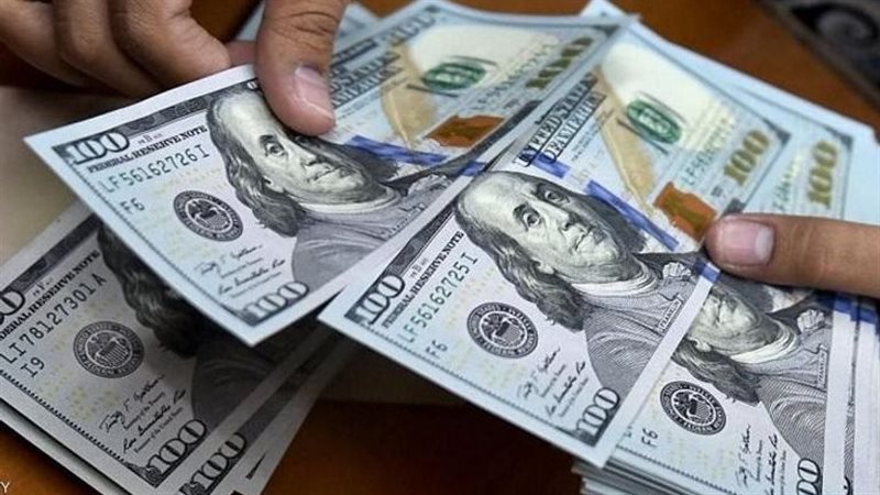  الدولار يقترب من 51 جنيهًا في مصر