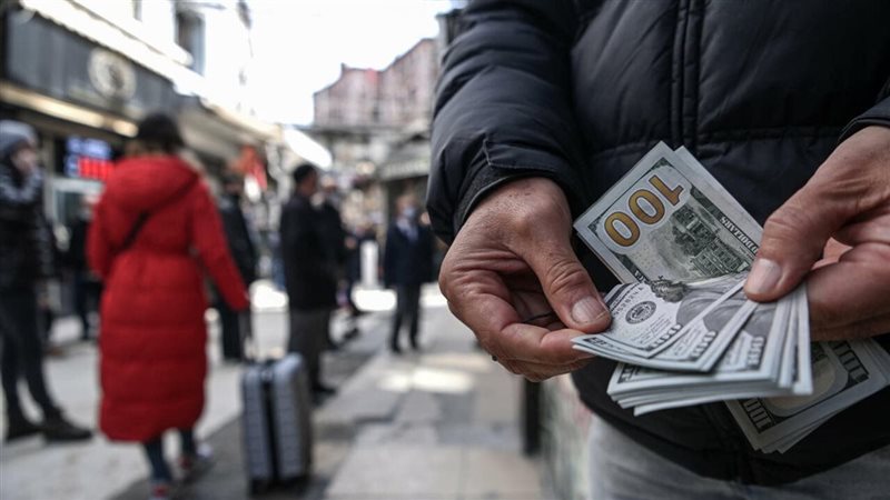 الدولار يتراجع أمام الجنيه المصري بعد تثبيت الفائدة
