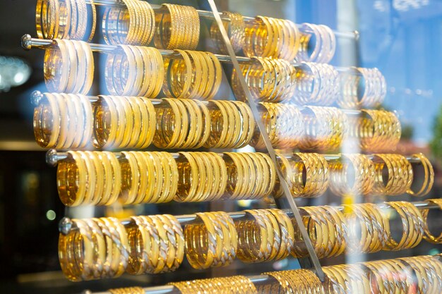 سعر سبيكة المعدن الأصفر 50 جرام في الإمارات