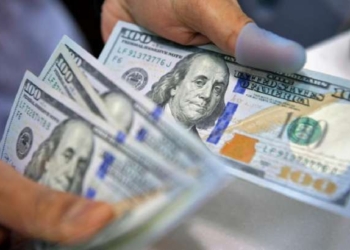 أسعار الدولار تواصل الارتفاع في مصر