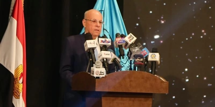الدكتور وحيد عبد المجيد في المؤتمر العام السادس للصحافة المصرية