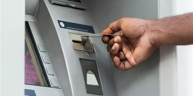 سحب الأموال من محفظة الموبايل من خلال ATM