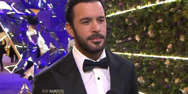 باريش أردوتش يتألق في حفل جوائز Joy Awards