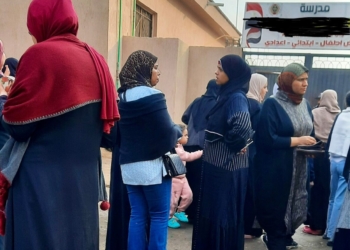 أولياء الأمور في امتحانات أول وتانية ابتدائي