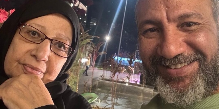 احمد فهيم ووالدته