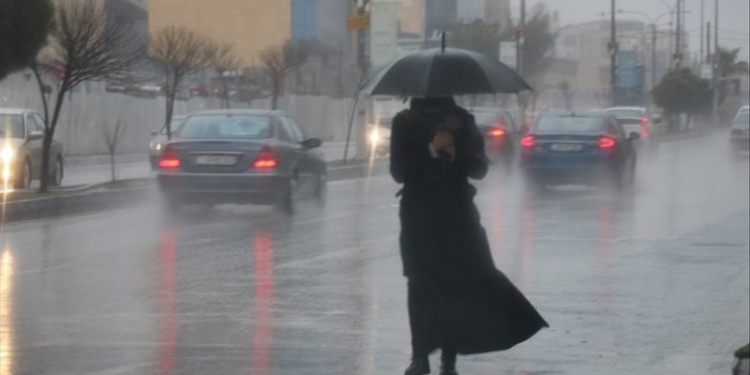 طقس بارد ودرجات حرارة منخفضة في أول أيام العام الجديد