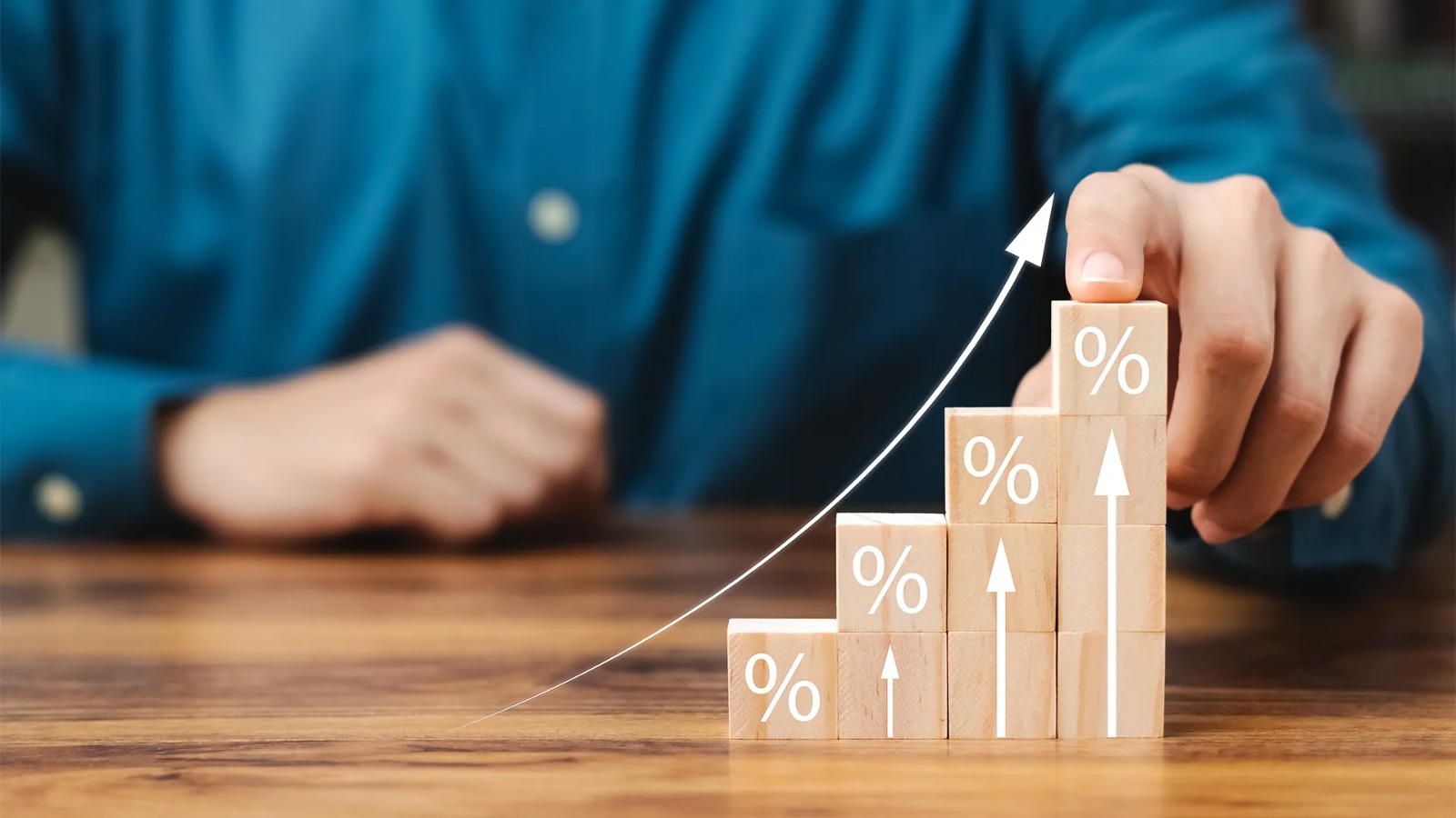 سعر الفائدة في اجتماع البنك المركزي ، هل ثبت أو تغيير؟