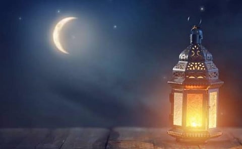 عدد ساعات الصوم وموعد الإفطار والسحور