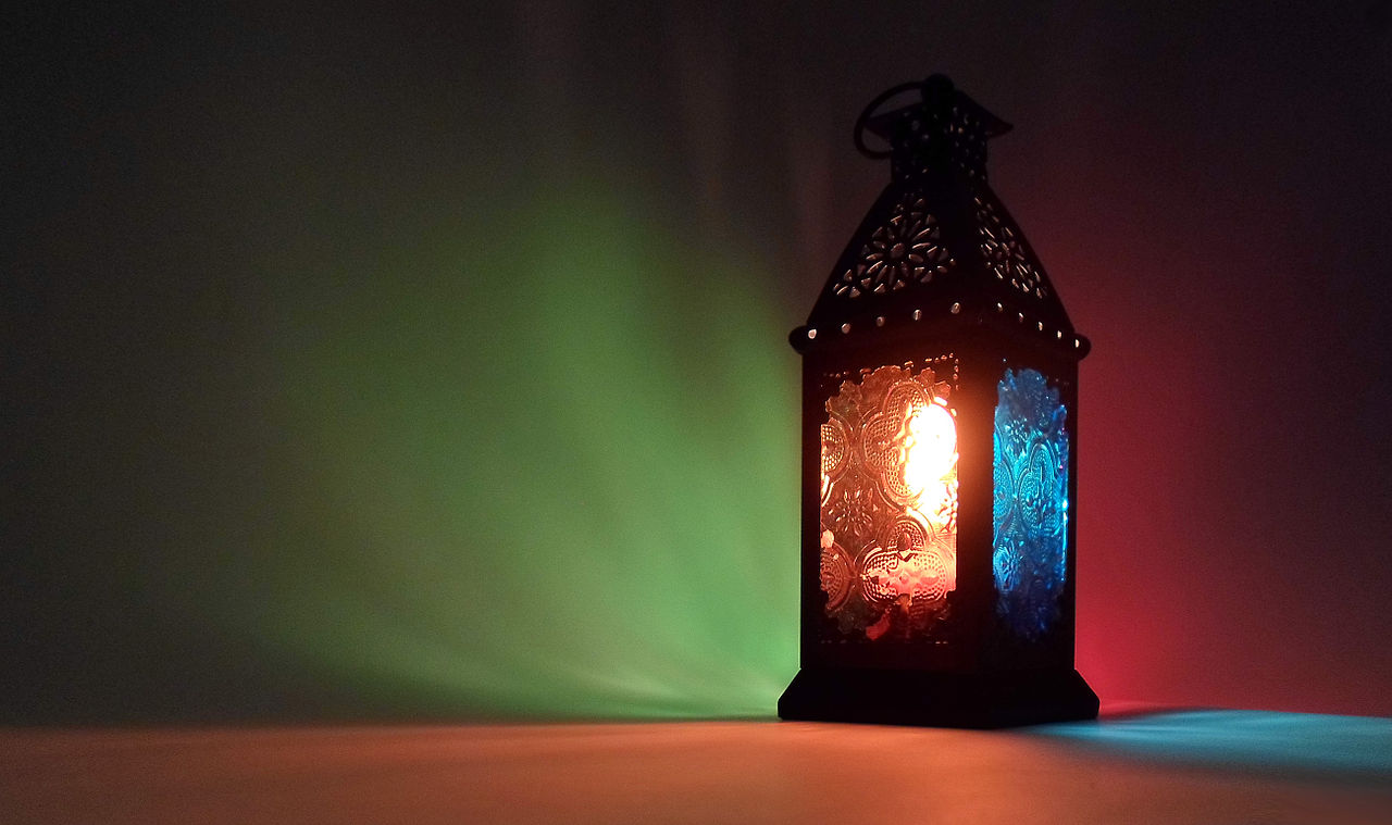 عدد ساعات الصوم وموعد الإفطار والسحور