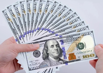 الدولار يواجه استقرارًا غير متوقع