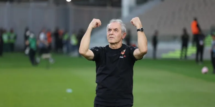 مارسيل كولر يحتفل بفوز الأهلي بالدوري الـ 45