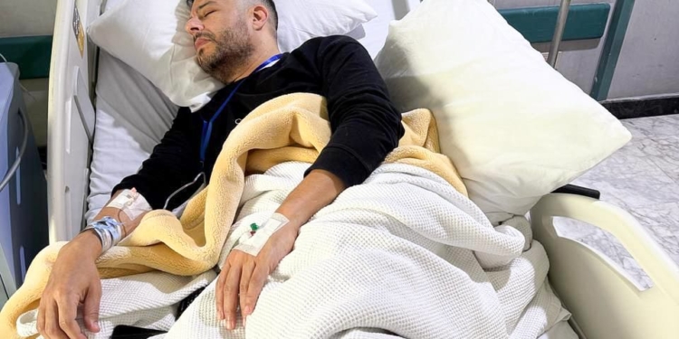 تعرض محمد حماقي لوعكة صحية مفاجئة ونقله إلى المستشفى - تصوير آخرين