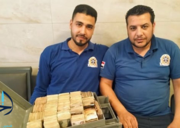 مسعفين يردون مبالغ طائلة لاصحابها