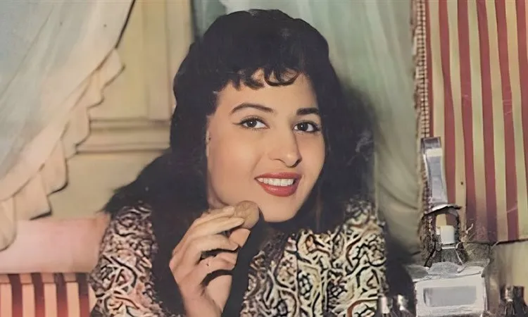 نعيمة عاكف 