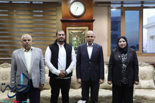 محافظ المنيا يكرم اصحاب مبادرة مجتمعية للنقل الجماعى بيدرمواس 