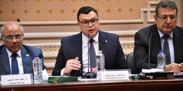 وزير الإسكان يطرح رؤية متوازنة لتسوية أزمة الإيجار القديم أمام البرلمان