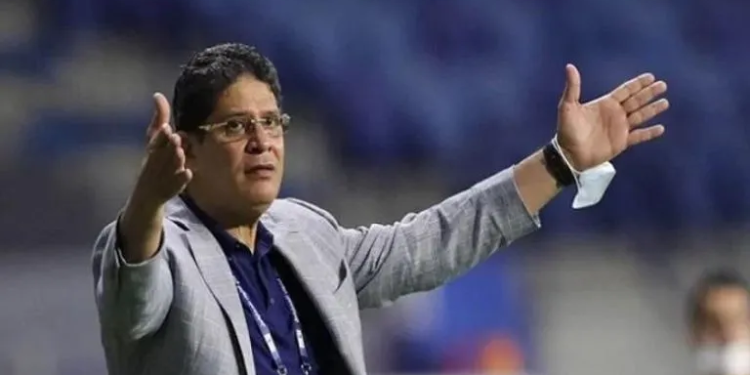 أيمن الرمادي المدير الفني لنادي الزمالك