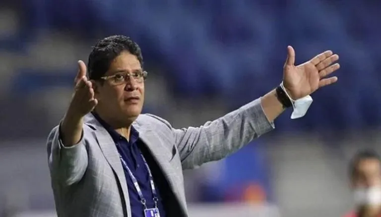 أيمن الرمادي المدير الفني لنادي الزمالك
