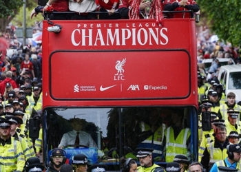 احتفال جماهير ليفربول