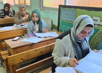 امتحان اللغة العربية في الثانوية العامة - تصوير آخرين