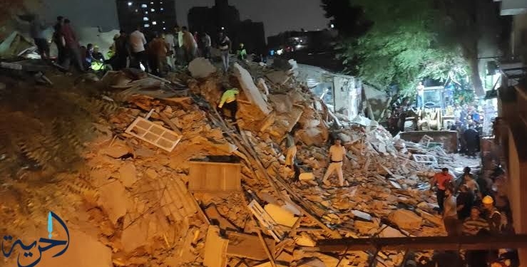 انهيار عقارين في حدائق القبة