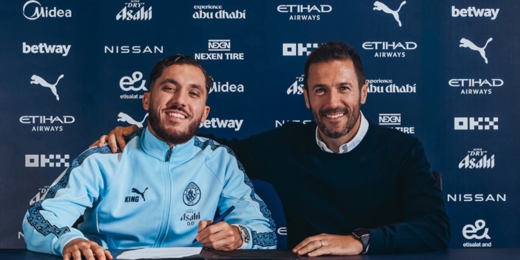 ريان شرقي لاعب مانشستر سيتي