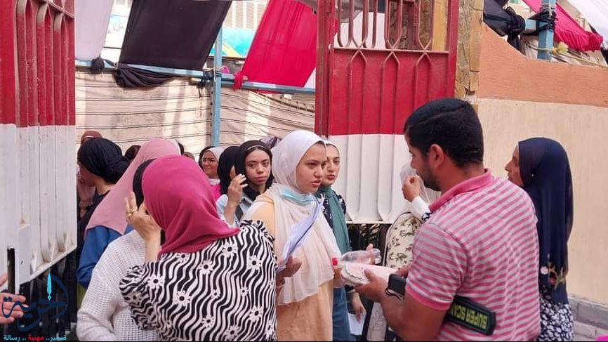 ردود أفعال الطلاب على امتحان الرياضيات البحتة اليوم