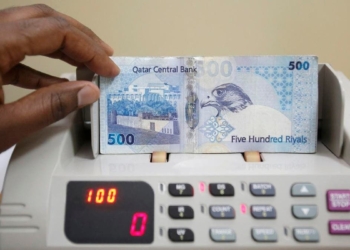 الأزمة الاقتصادية في إيران تؤدي إلى انهيار الريال