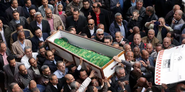 تفسير حلم رؤية الجنازة في المنام.. رسائل متعددة بين الخير والقلق