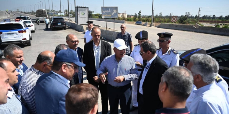 وزير النقل يتفقد الطريق الإقليمي