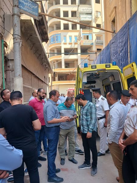 إصابة عاملين والبحث عن ثالث تحت الأنقاض بالدقهلية